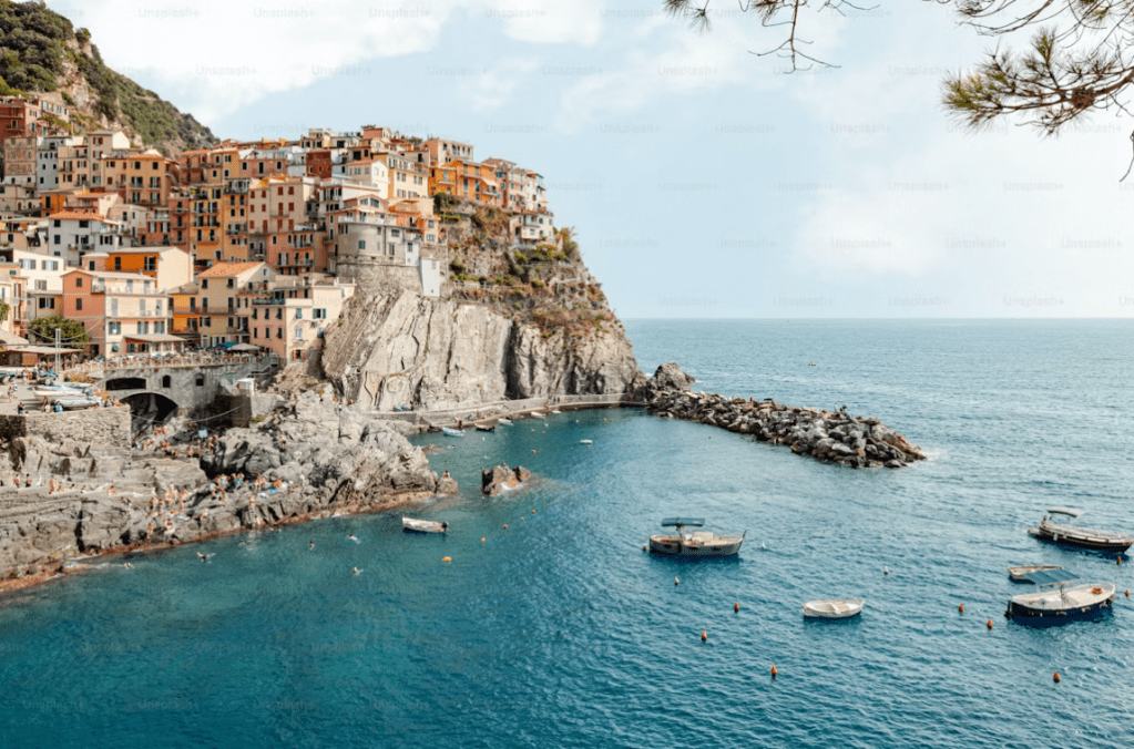 photo d'un village et plage de Ligurie